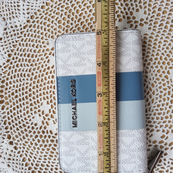 Michael Kors Small Logo Stripe Wallet - Picture 14 of 15